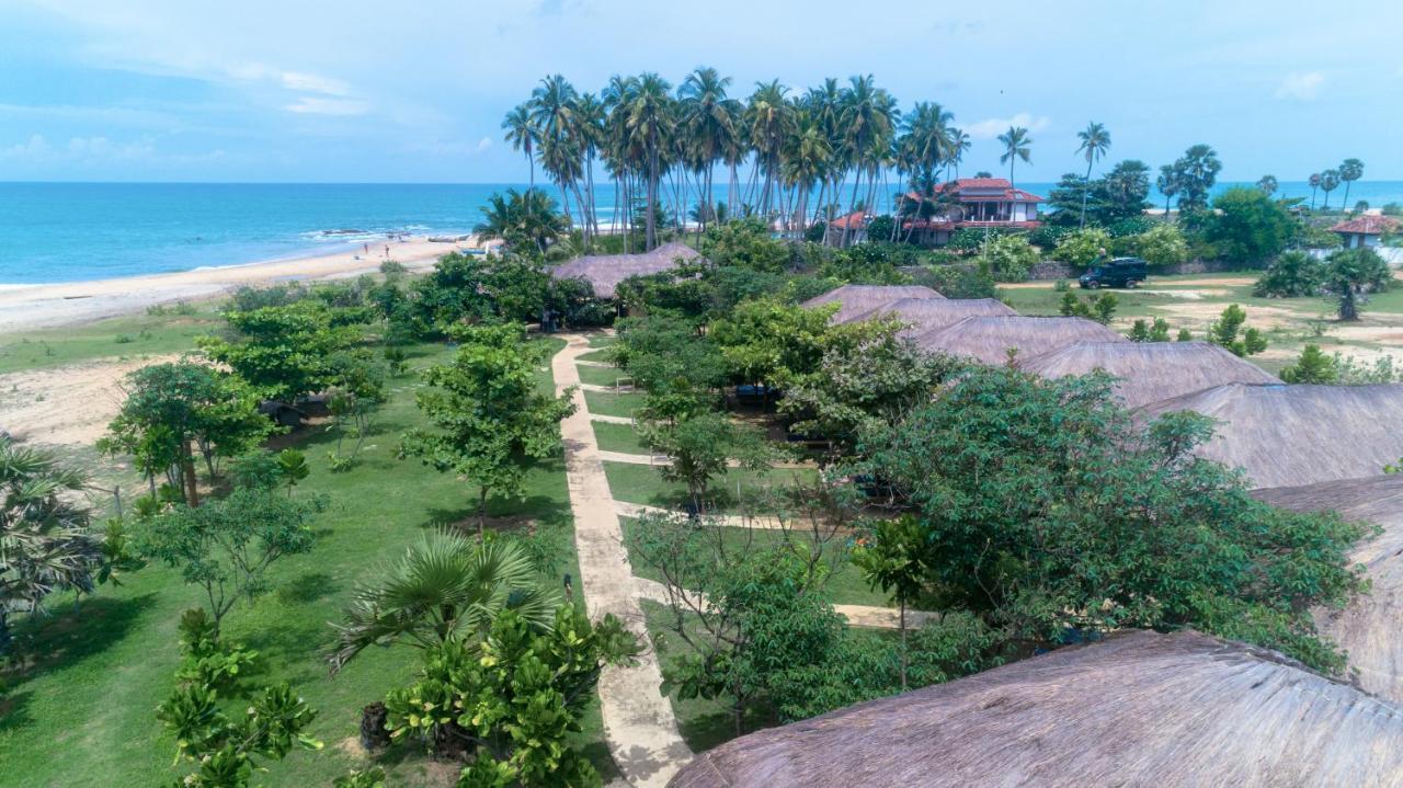 Blue Waters Hotel Arugam Bay Bagian luar foto