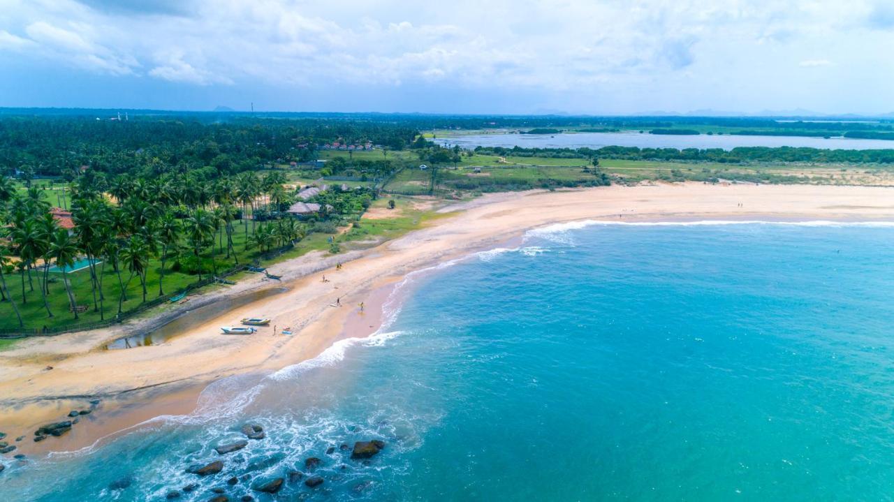 Blue Waters Hotel Arugam Bay Bagian luar foto