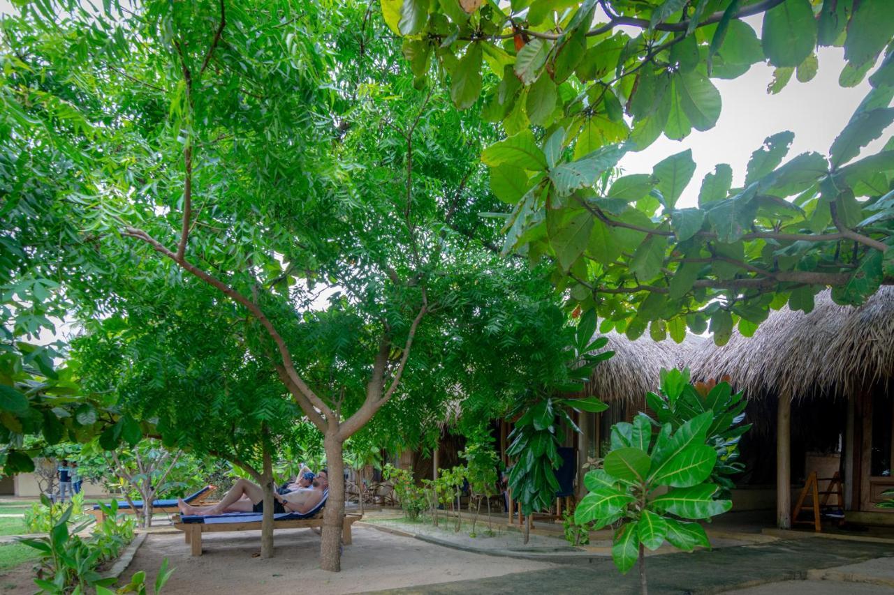 Blue Waters Hotel Arugam Bay Bagian luar foto