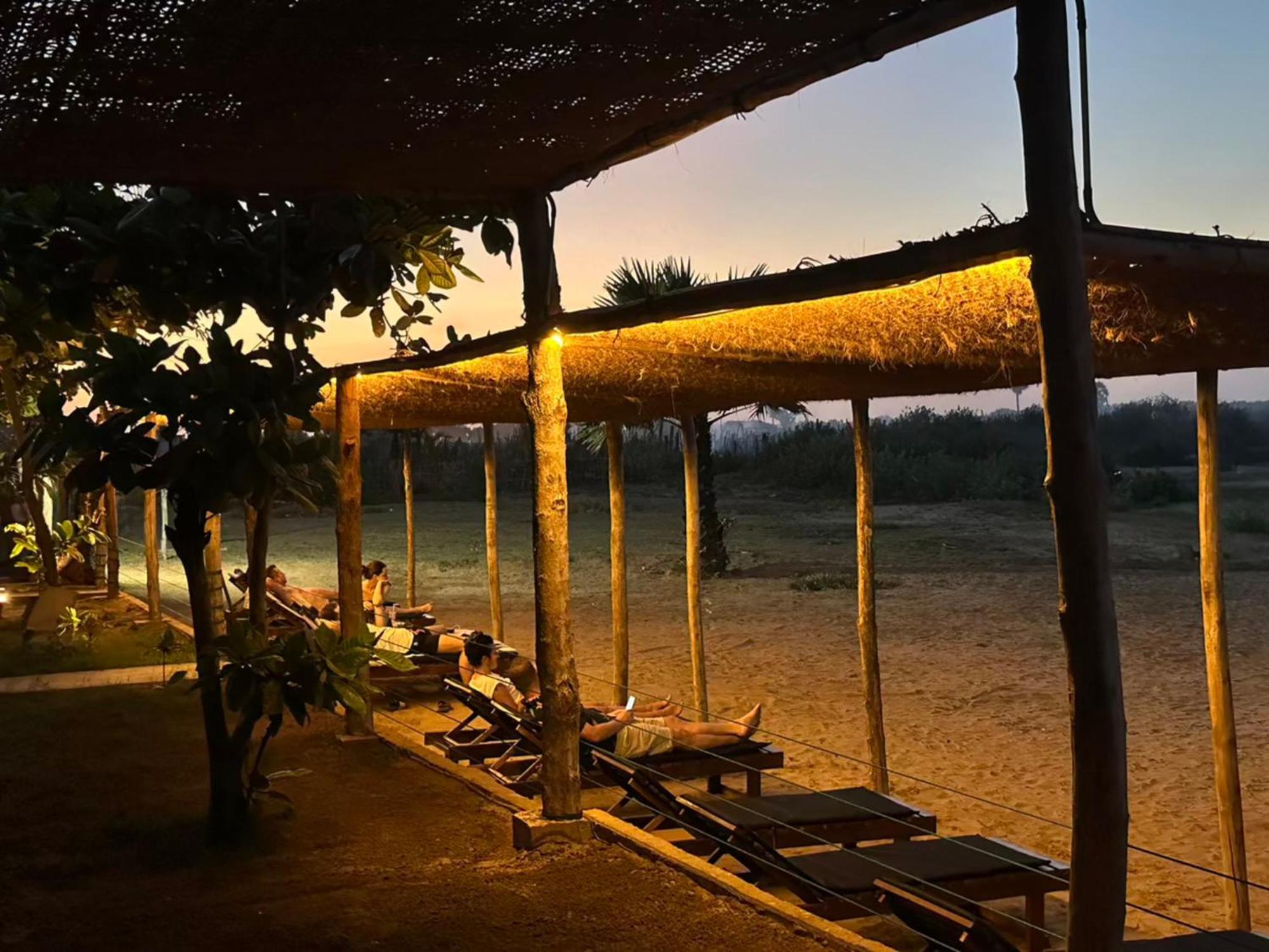 Blue Waters Hotel Arugam Bay Bagian luar foto