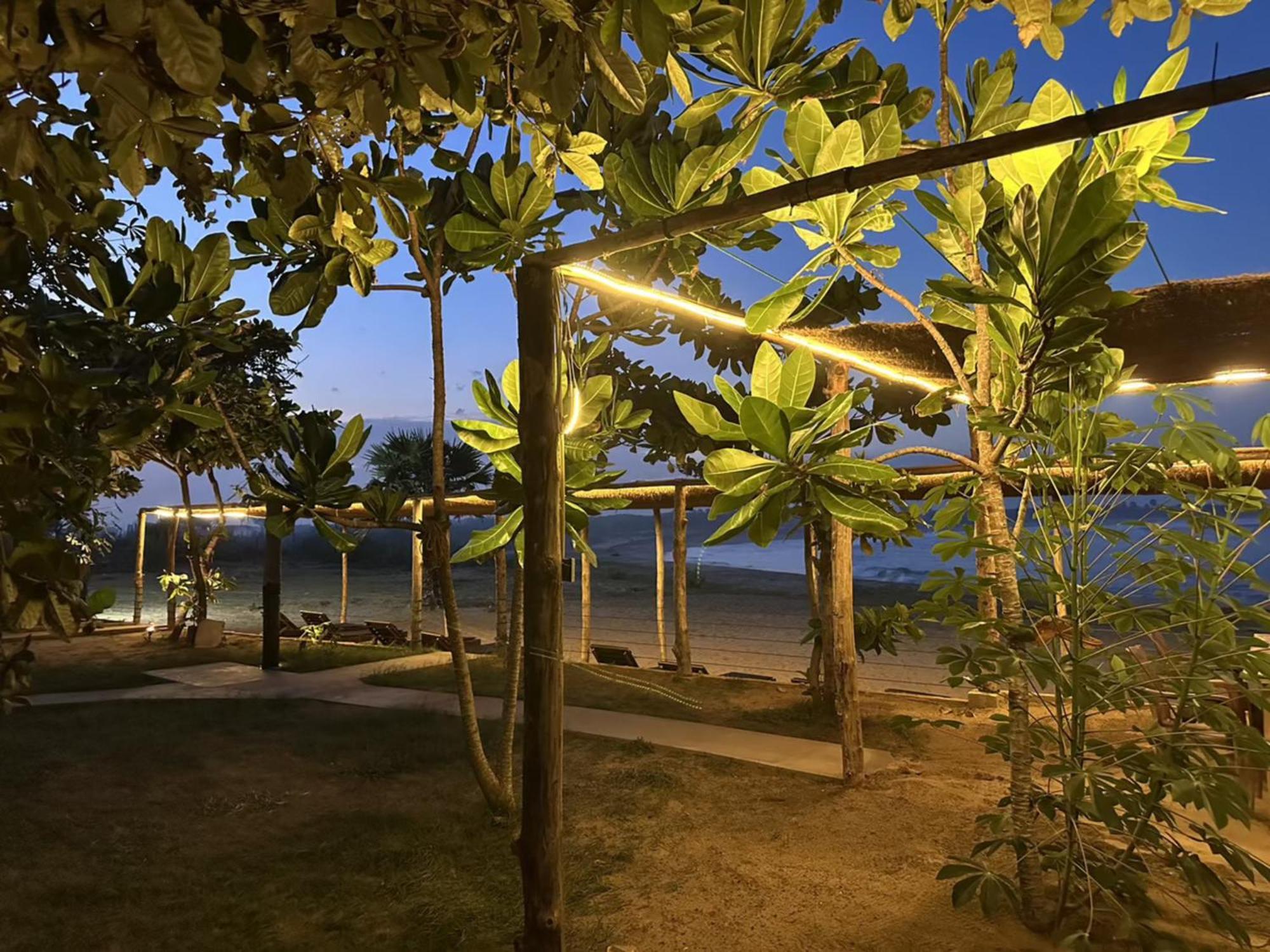 Blue Waters Hotel Arugam Bay Bagian luar foto