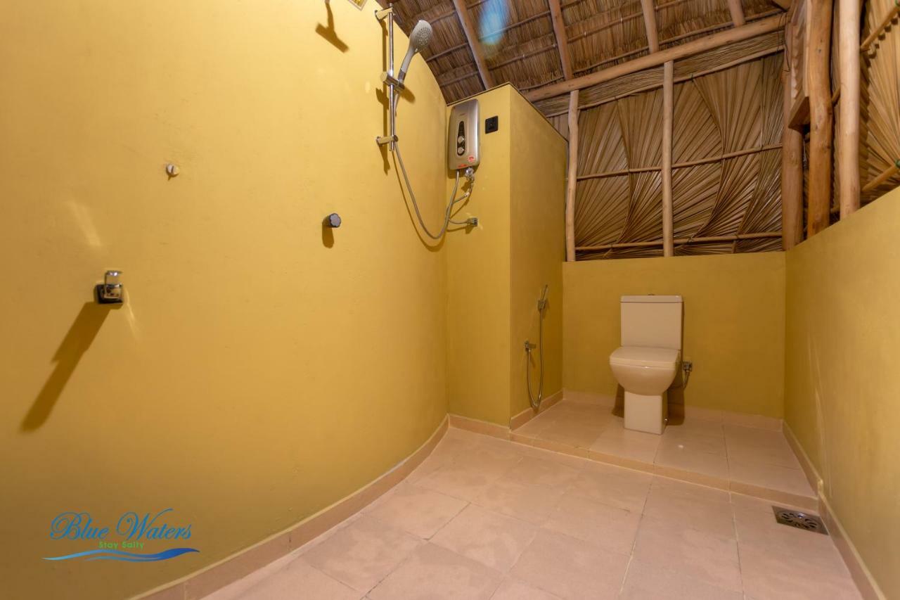 Blue Waters Hotel Arugam Bay Bagian luar foto